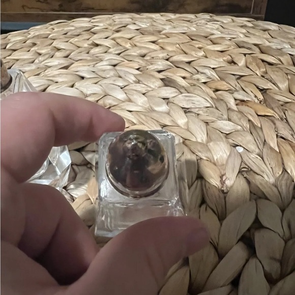 Cut And Polished Lead Crystal Salt And Pepper Shakers - Picture 6 of 7